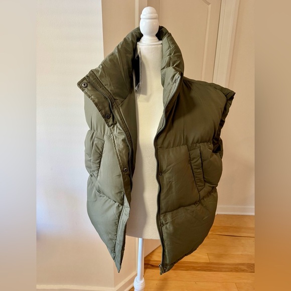 NWT Brave Soul Olive Puffer Vest XS – Oversized Fit, High Neck, Sold Out Online - Picture 2 of 6